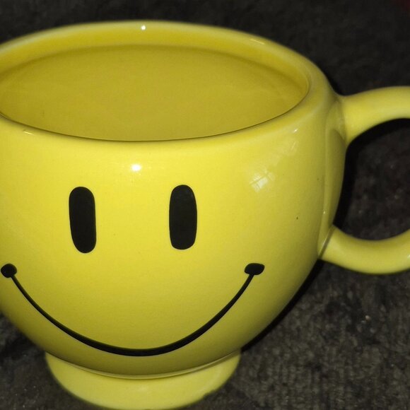Teleflora Ceramic Yellow & Black Coffee Tea Planter Mug Cup Happy Smiley Face GC - Picture 1 of 1